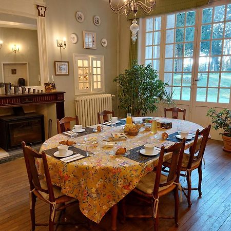 Bed and Breakfast Manoir Du Bellay Montreuil-Bellay Exterior foto